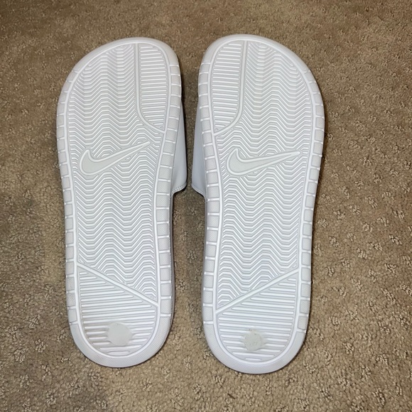 Nike Slides - Picture 4 of 5